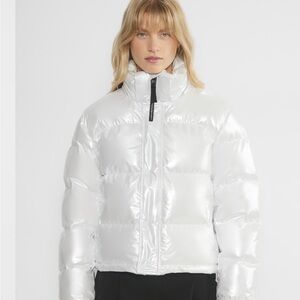 Aritzia SHORTY Superpuff